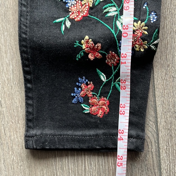 TOPSHOP | Jamie Moto Jeans with Rhinestones and Embroidery - Picture 5 of 6